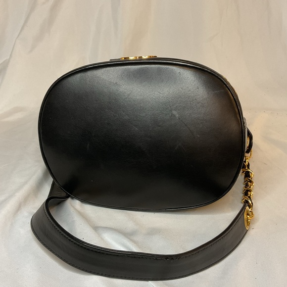 Vintage CHANEL Lambskin Bucket Bag W/Coin Purse - Picture 5 of 16